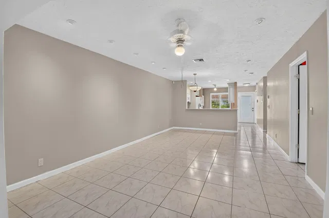 Residence photo 6