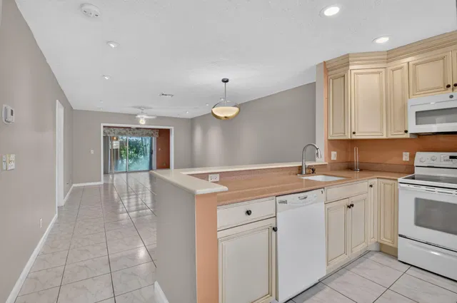 Residence photo 11