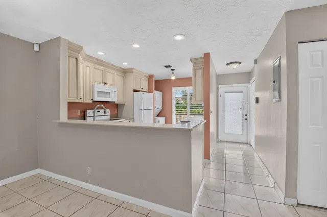 Residence photo 15