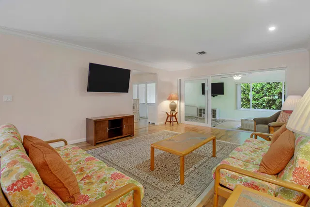 Residence photo 14