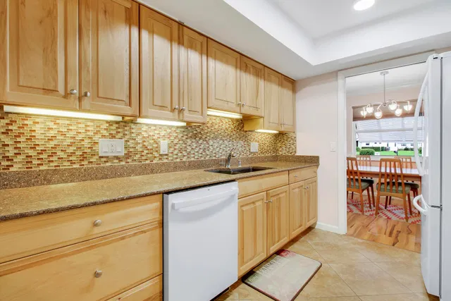 Residence photo 24