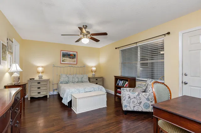 Unit C photo 21