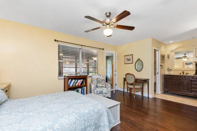Unit C photo 22