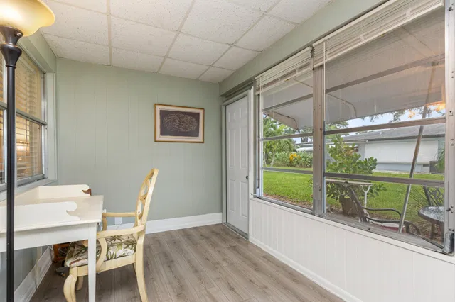 Unit C photo 26