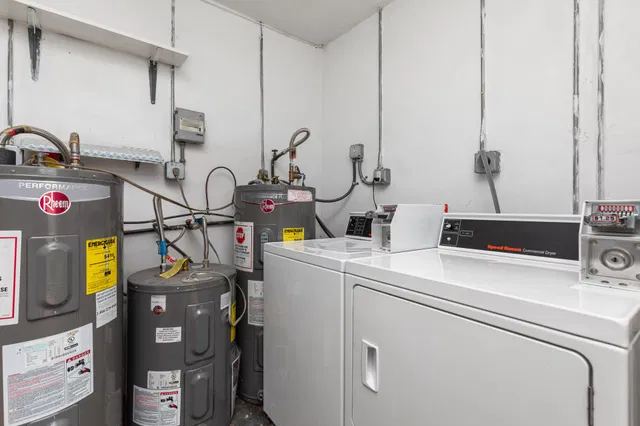 Unit C photo 30