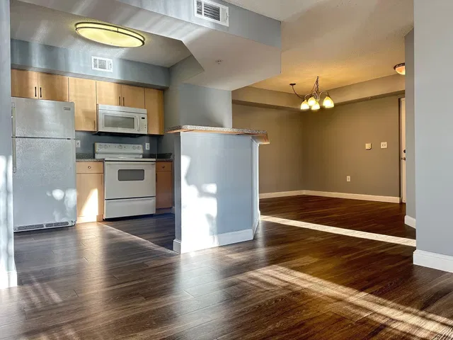 Unit 212 photo 6