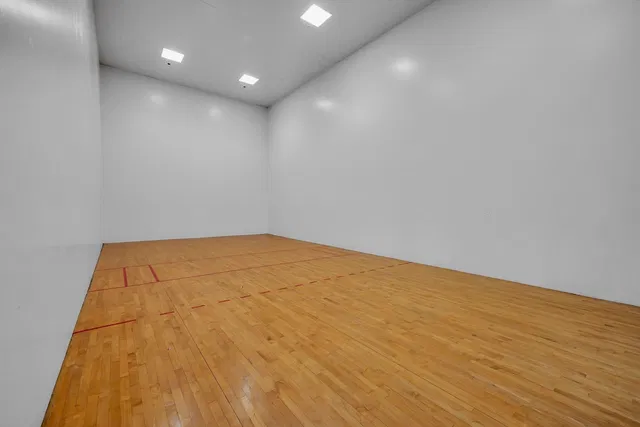 Unit 212 photo 17