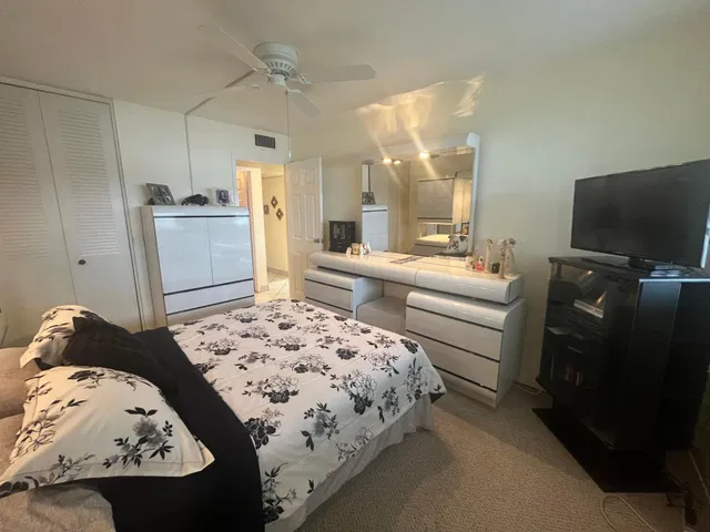 Residence photo 22