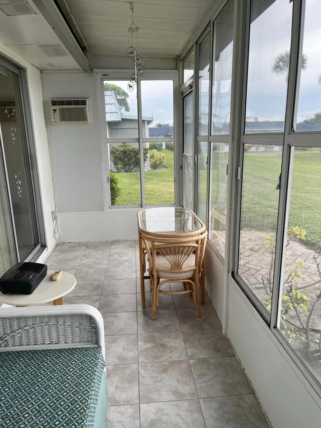 Residence photo 29