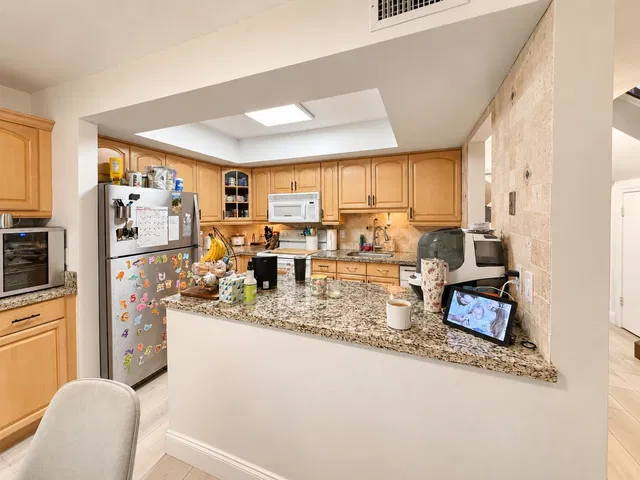 Unit 49 photo 3