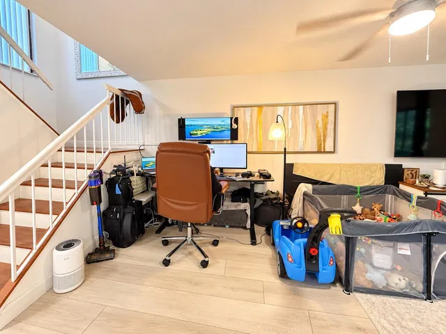 Unit 49 photo 6