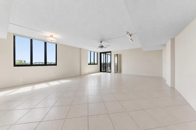 3420 S Ocean Unit 5z photo 5