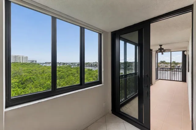 3420 S Ocean Unit 5z photo 25