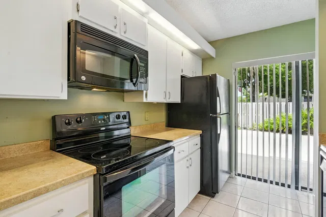 Residence photo 12