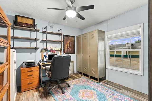 Unit 37 photo 16
