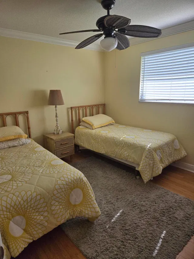 Unit 304 photo 10