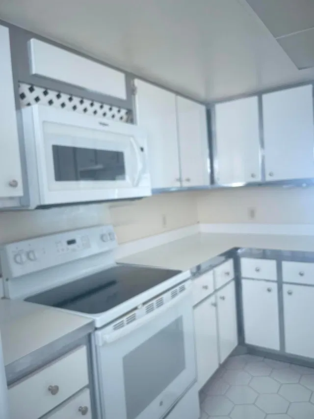 Unit 308 photo 6