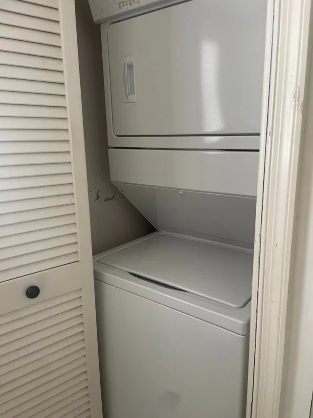 Unit 308 photo 8