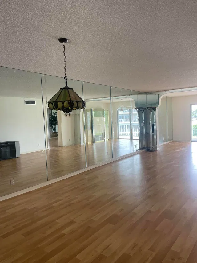 Unit 308 photo 14