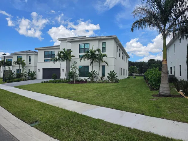 Residence photo 3
