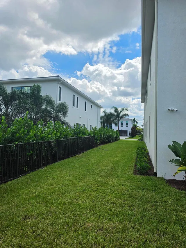 Residence photo 4