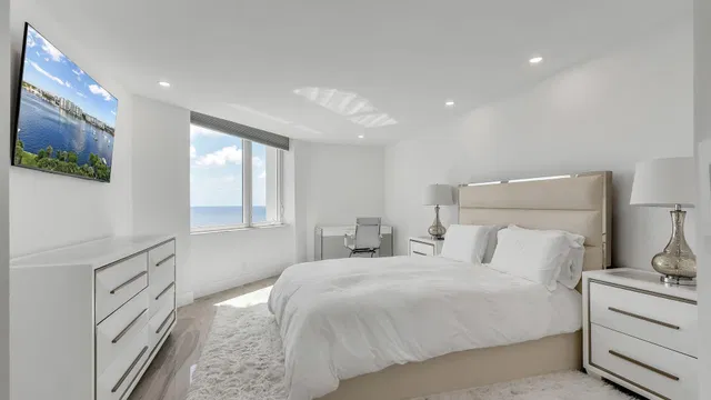 550 S Ocean Boca Residence photo 16