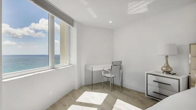550 S Ocean Boca Residence photo 18