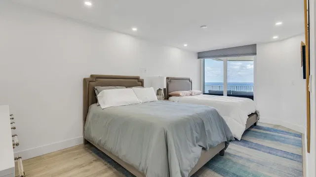 550 S Ocean Boca Residence photo 24