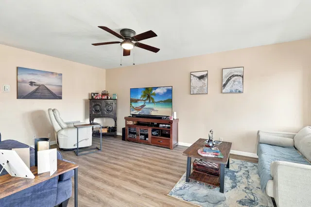 Unit 202 photo 6