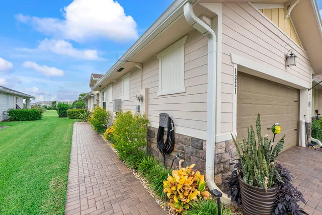  Residence photo 5