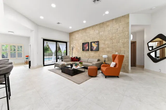 Residence photo 4