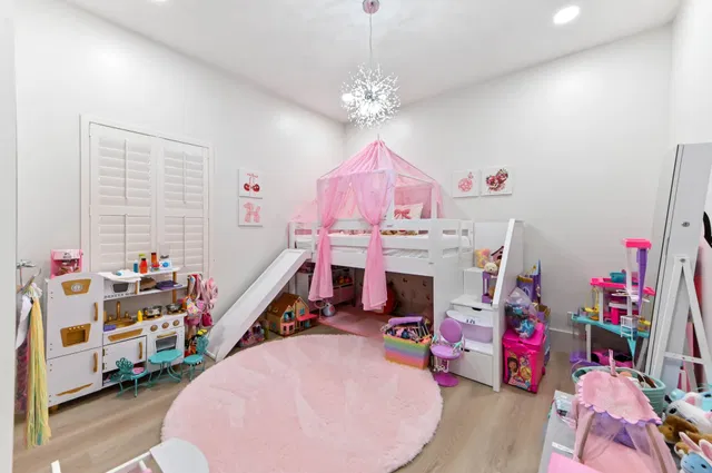 Residence photo 24