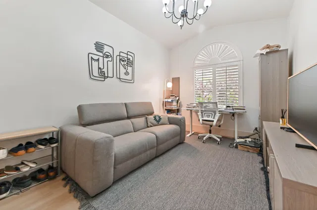 Residence photo 28