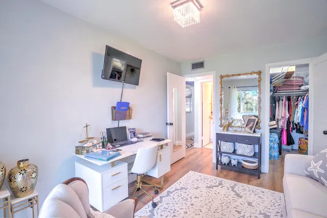 Unit 203 photo 20