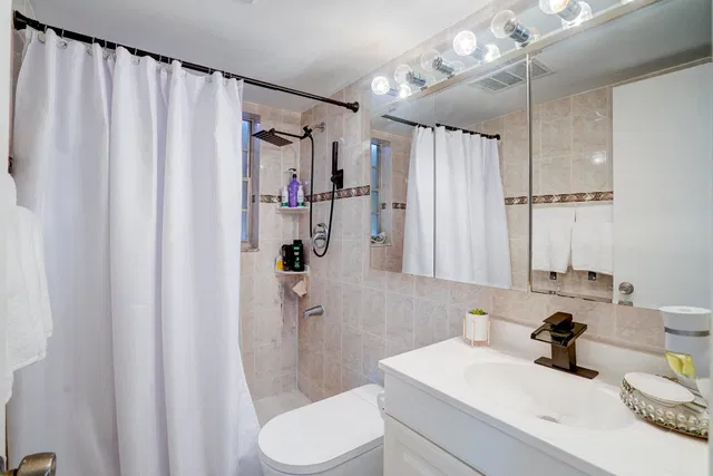 Unit 203 photo 21