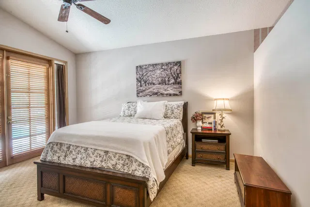 Residence photo 16