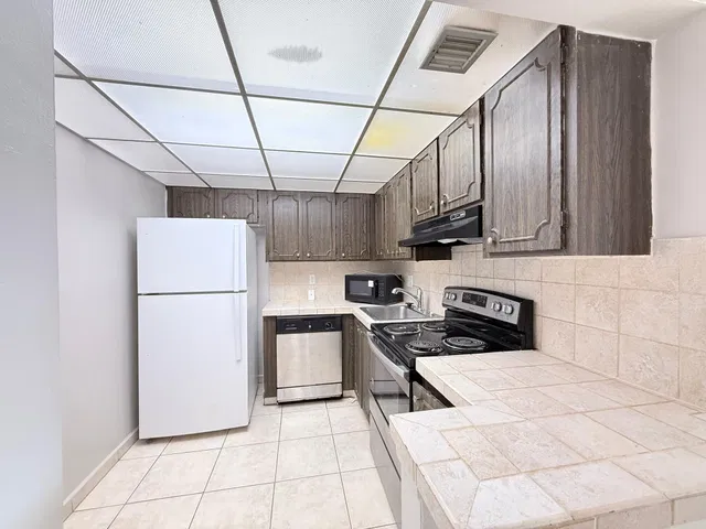 Residence photo 5