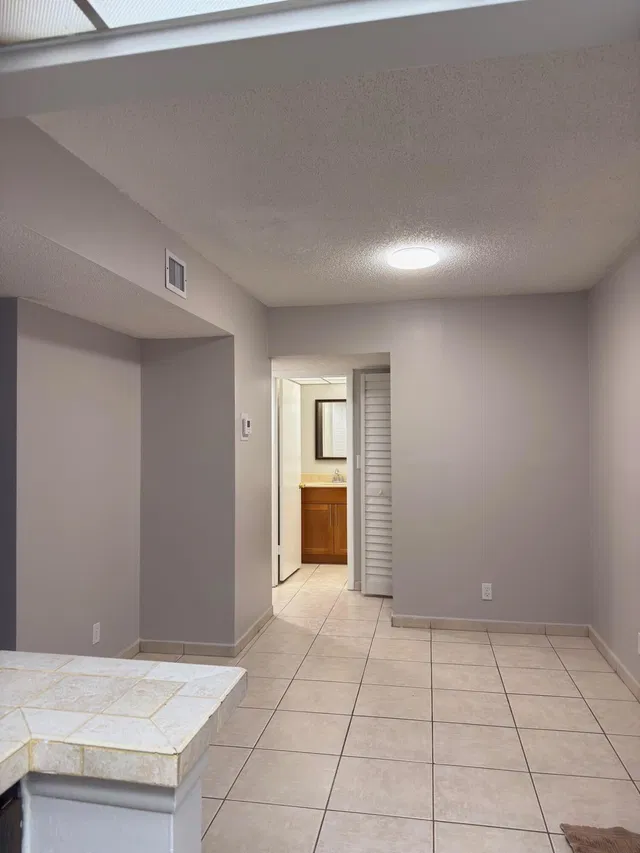 Residence photo 8