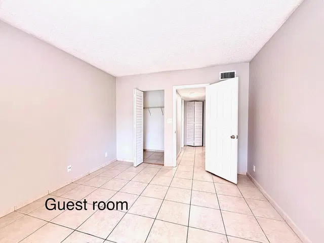 Residence photo 9
