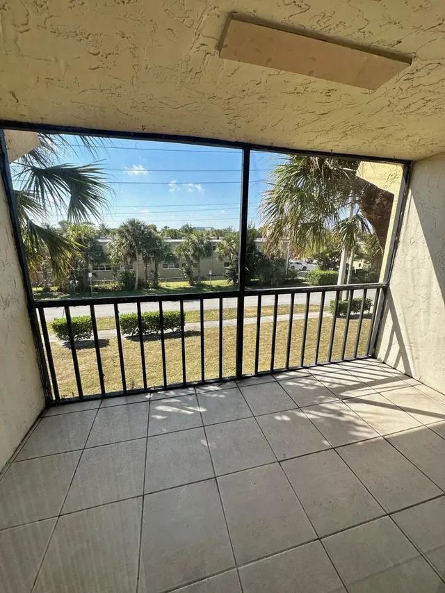 Residence photo 16