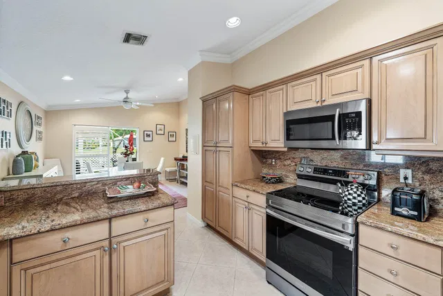 Residence photo 16