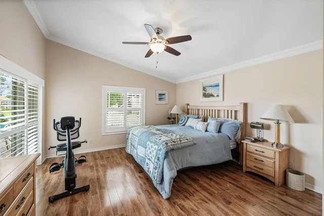 Residence photo 18