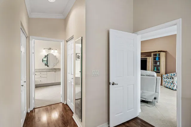 Residence photo 20