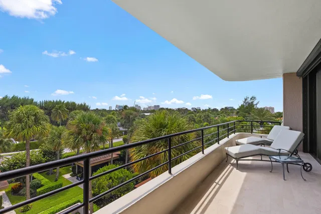 In-Town Palm Beach Unit W 4 A photo 2