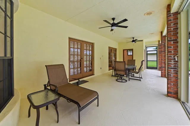 Residence photo 36