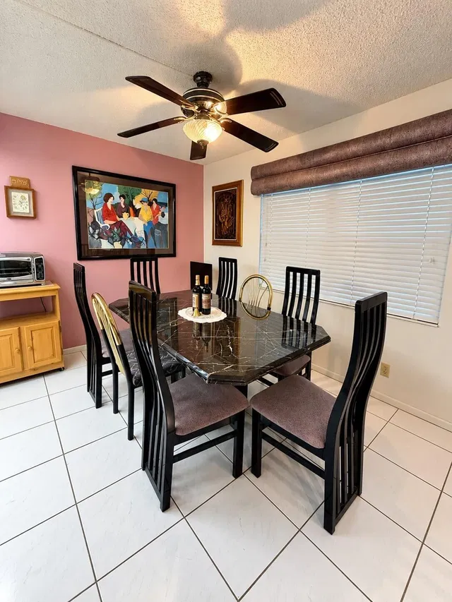 Unit 2035 photo 5
