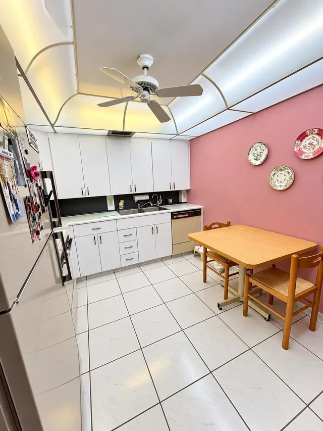 Unit 2035 photo 7