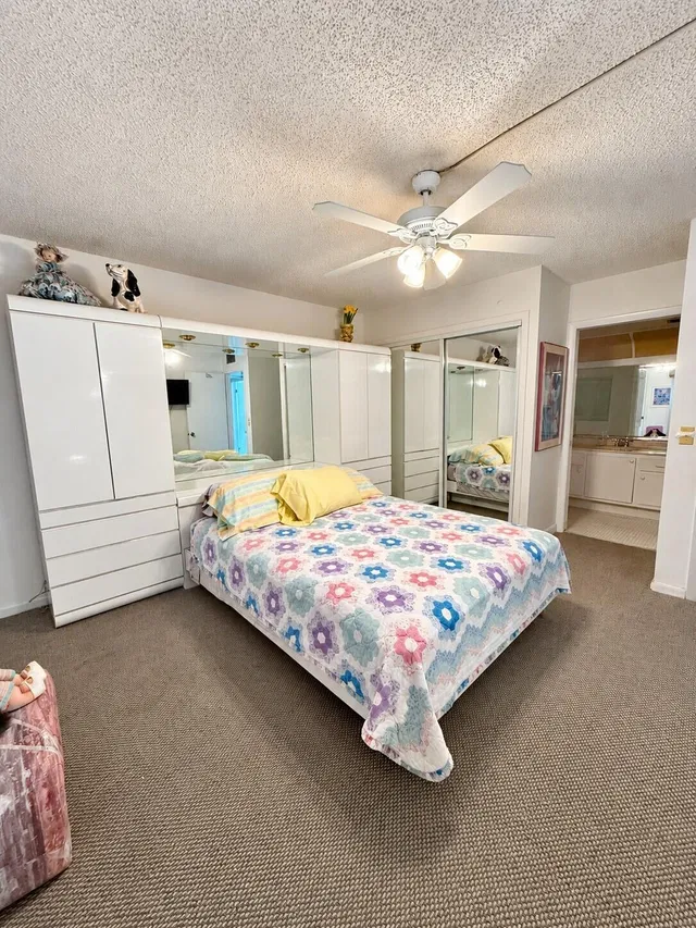 Unit 2035 photo 9