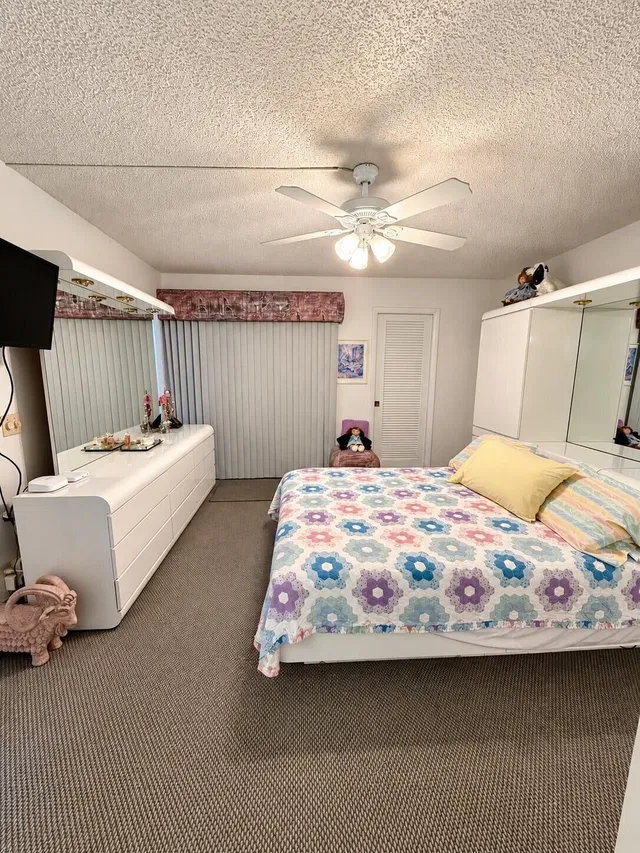 Unit 2035 photo 11