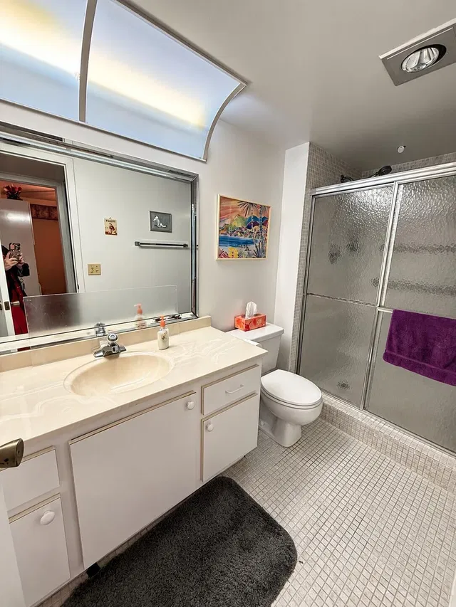 Unit 2035 photo 13